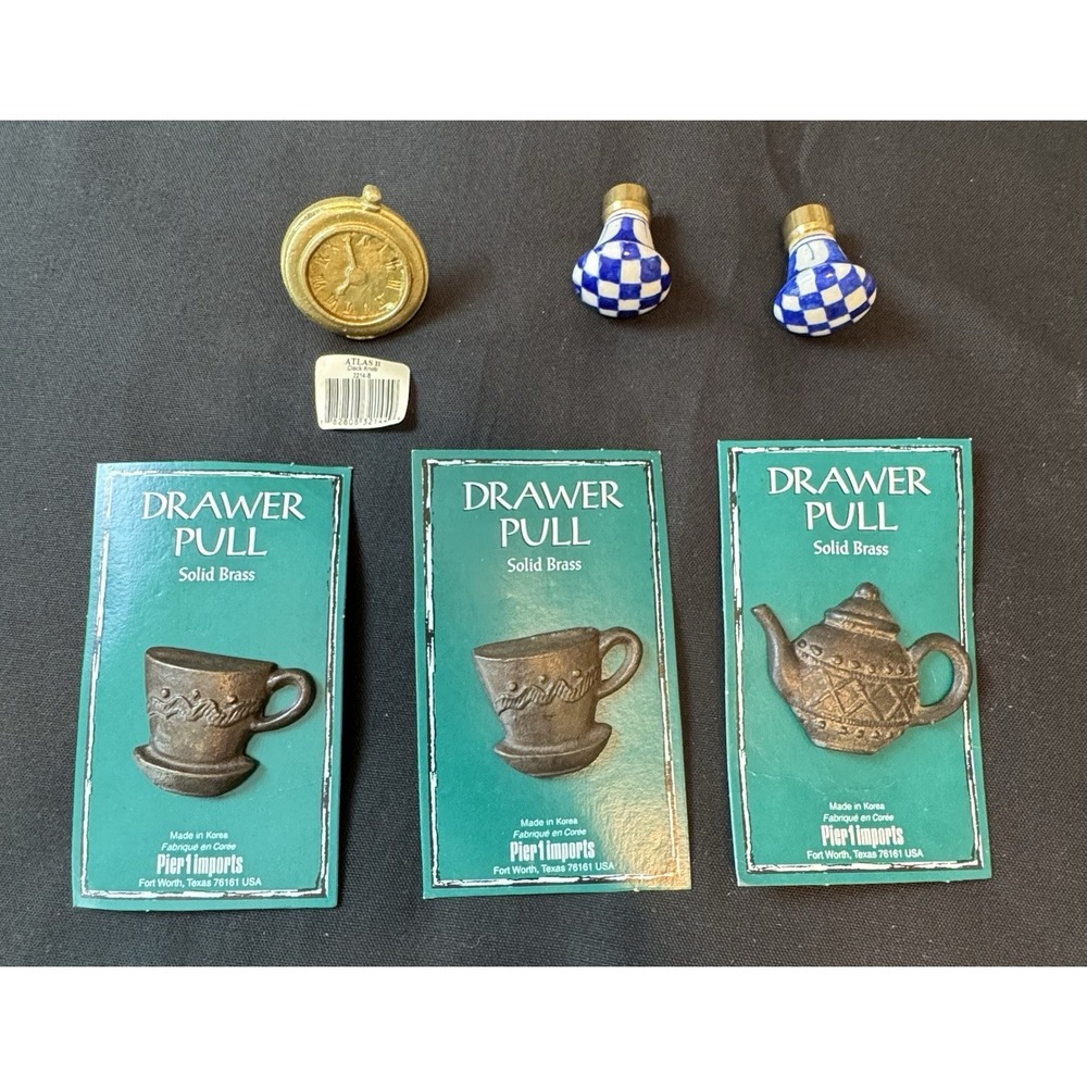 Mixed Lot Of 6 Drawer Pulls Pier 1 Tea Pot & Cups Clock Blue Checkered Pattern